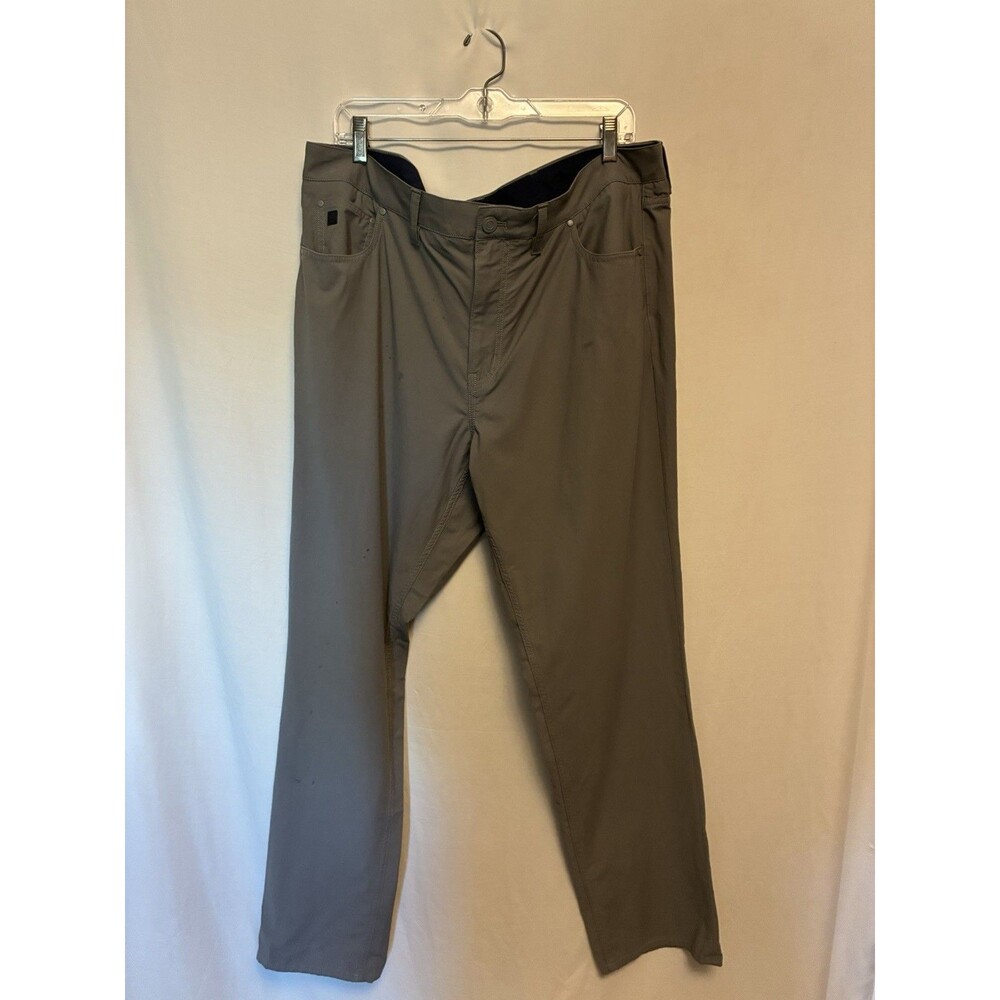 Vineyard Vines On the Go OTG Men’s size 40 x 32 pants light gray golf active